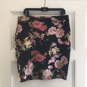 NWOT Stretchy Sexy Charlotte Russe Metallic Skirt.